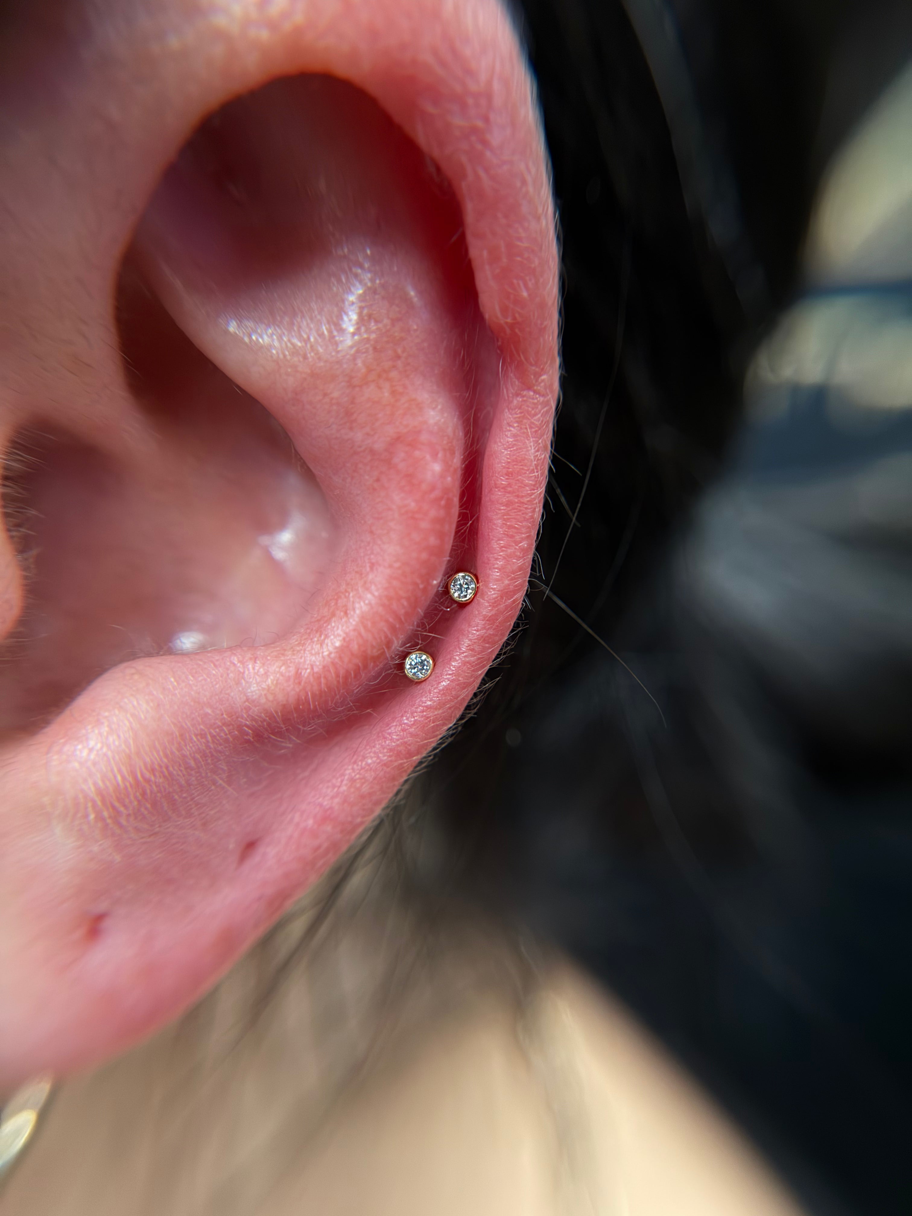 VELA DOT LUXE DIAMOND THREADLESS PIN